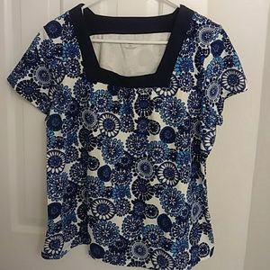 Cute blue medallion print tshirt